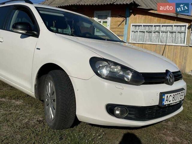 Білий Фольксваген Гольф, об'ємом двигуна 1.6 л та пробігом 250 тис. км за 7200 $, фото 3 на Automoto.ua