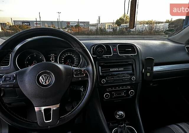 Білий Фольксваген Гольф, об'ємом двигуна 1.6 л та пробігом 288 тис. км за 9500 $, фото 18 на Automoto.ua