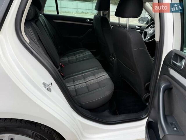 Белый Фольксваген Гольф, объемом двигателя 1.6 л и пробегом 256 тыс. км за 7150 $, фото 12 на Automoto.ua