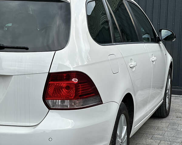 Білий Фольксваген Гольф, об'ємом двигуна 1.6 л та пробігом 215 тис. км за 8600 $, фото 22 на Automoto.ua