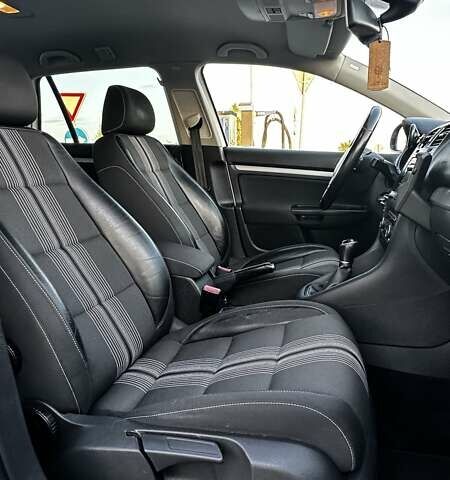 Білий Фольксваген Гольф, об'ємом двигуна 1.6 л та пробігом 288 тис. км за 9500 $, фото 12 на Automoto.ua