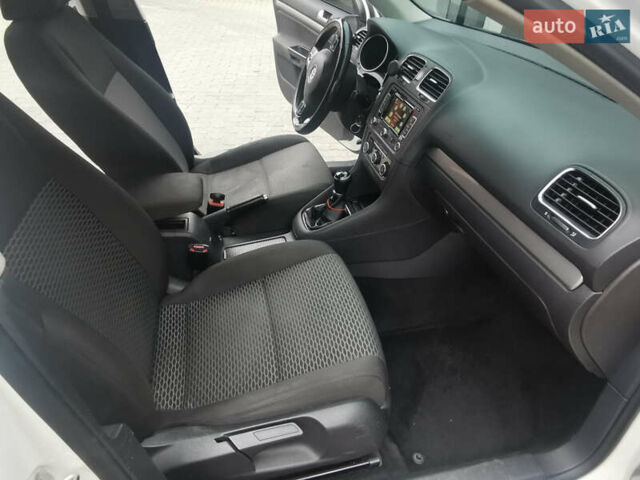 Белый Фольксваген Гольф, объемом двигателя 1.6 л и пробегом 285 тыс. км за 8100 $, фото 28 на Automoto.ua