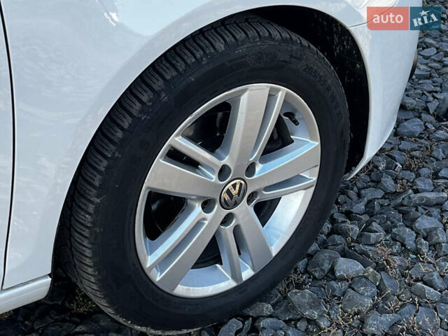 Белый Фольксваген Гольф, объемом двигателя 1.6 л и пробегом 327 тыс. км за 7800 $, фото 25 на Automoto.ua