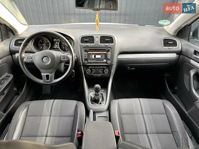 Білий Фольксваген Гольф, об'ємом двигуна 1.6 л та пробігом 215 тис. км за 8600 $, фото 1 на Automoto.ua
