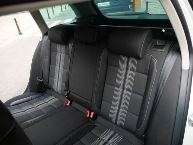 Білий Фольксваген Гольф, об'ємом двигуна 2 л та пробігом 253 тис. км за 9500 $, фото 5 на Automoto.ua