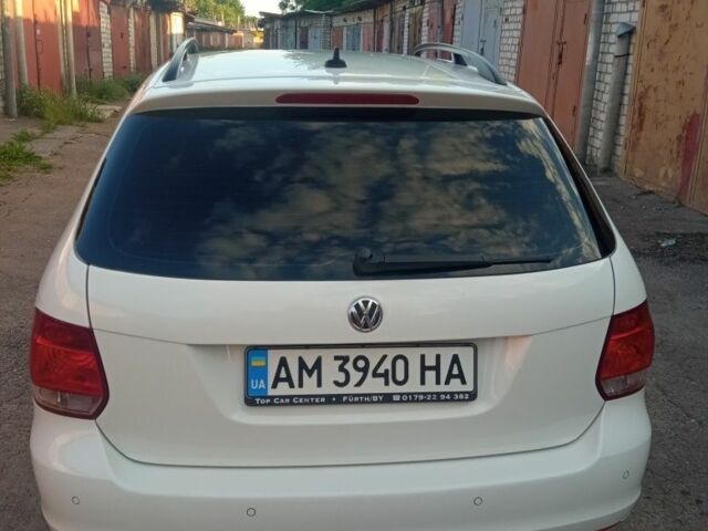Белый Фольксваген Гольф, объемом двигателя 1.6 л и пробегом 268 тыс. км за 7000 $, фото 1 на Automoto.ua