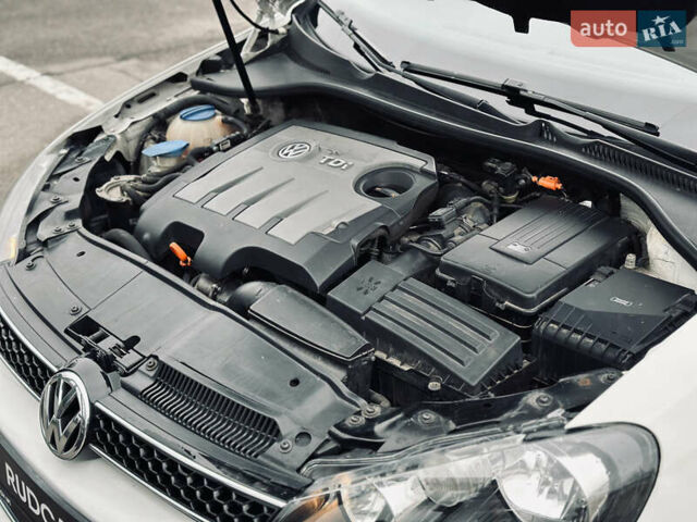 Белый Фольксваген Гольф, объемом двигателя 1.6 л и пробегом 263 тыс. км за 7999 $, фото 53 на Automoto.ua