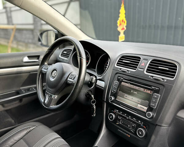 Білий Фольксваген Гольф, об'ємом двигуна 1.6 л та пробігом 215 тис. км за 8600 $, фото 32 на Automoto.ua