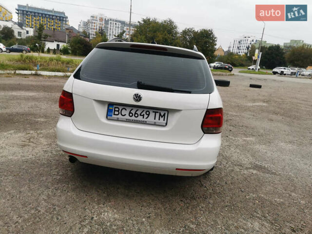 Белый Фольксваген Гольф, объемом двигателя 1.6 л и пробегом 285 тыс. км за 8100 $, фото 2 на Automoto.ua