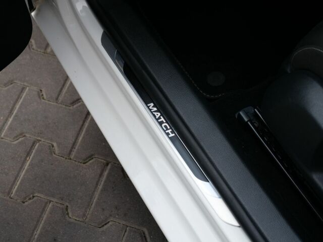 Білий Фольксваген Гольф, об'ємом двигуна 2 л та пробігом 253 тис. км за 9500 $, фото 4 на Automoto.ua