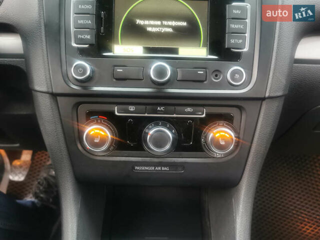 Белый Фольксваген Гольф, объемом двигателя 1.6 л и пробегом 285 тыс. км за 8100 $, фото 24 на Automoto.ua