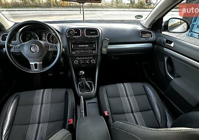 Білий Фольксваген Гольф, об'ємом двигуна 1.6 л та пробігом 288 тис. км за 9500 $, фото 16 на Automoto.ua