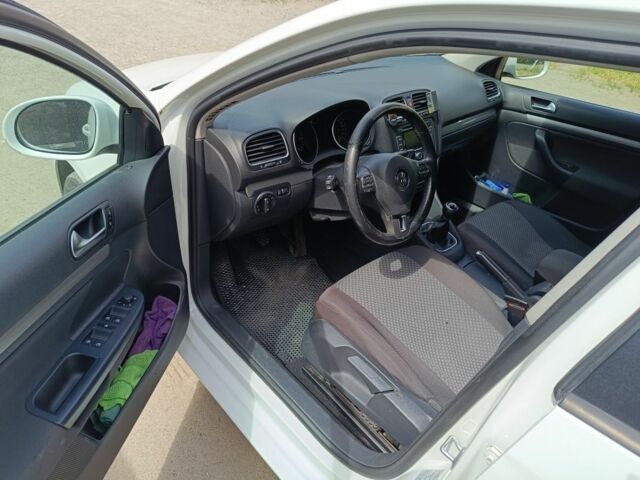 Білий Фольксваген Гольф, об'ємом двигуна 1.6 л та пробігом 227 тис. км за 7000 $, фото 1 на Automoto.ua