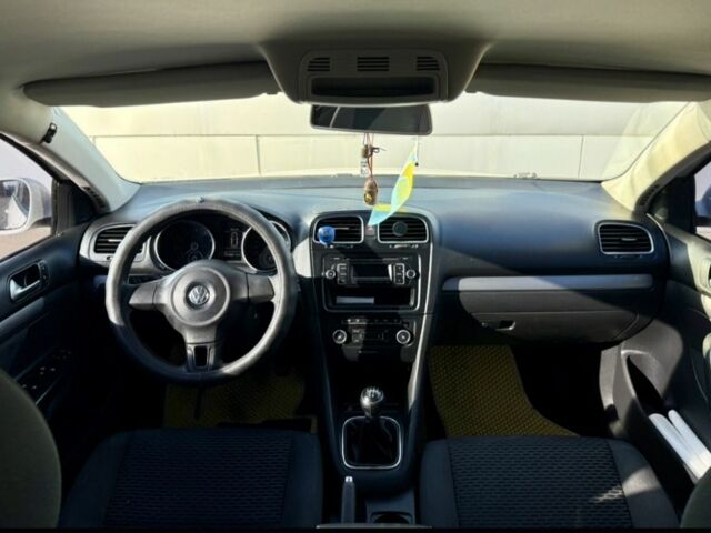 Білий Фольксваген Гольф, об'ємом двигуна 1.6 л та пробігом 260 тис. км за 7222 $, фото 5 на Automoto.ua