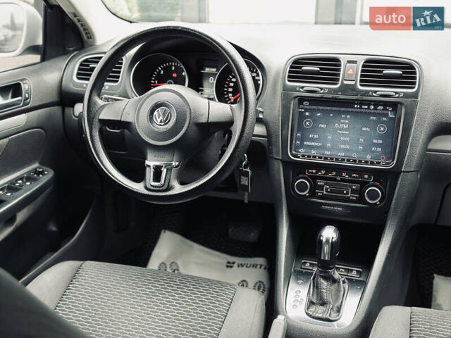 Белый Фольксваген Гольф, объемом двигателя 1.6 л и пробегом 263 тыс. км за 7999 $, фото 26 на Automoto.ua