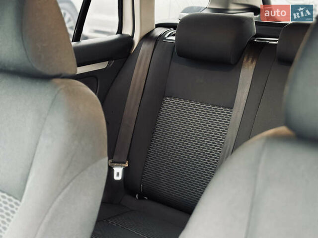 Белый Фольксваген Гольф, объемом двигателя 1.6 л и пробегом 263 тыс. км за 7999 $, фото 20 на Automoto.ua