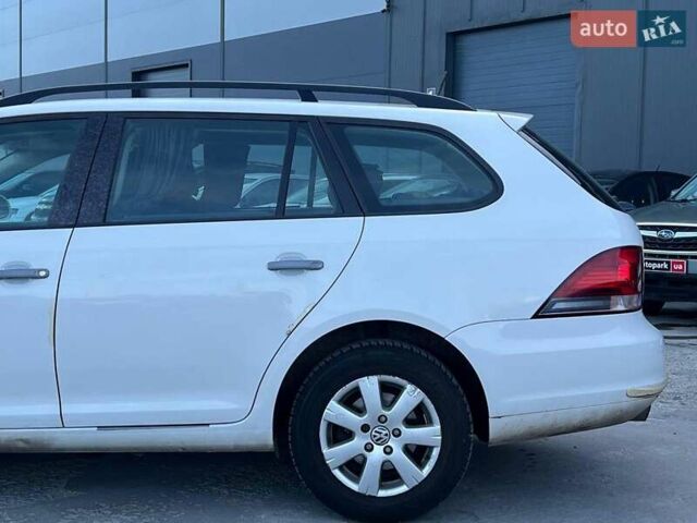 Белый Фольксваген Гольф, объемом двигателя 1.6 л и пробегом 289 тыс. км за 9590 $, фото 3 на Automoto.ua