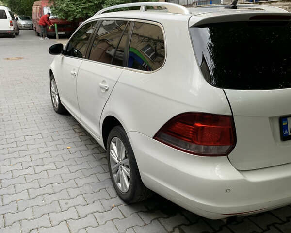 Белый Фольксваген Гольф, объемом двигателя 1.6 л и пробегом 248 тыс. км за 8499 $, фото 6 на Automoto.ua