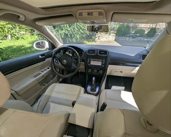 Белый Фольксваген Гольф, объемом двигателя 1.97 л и пробегом 241 тыс. км за 7600 $, фото 4 на Automoto.ua