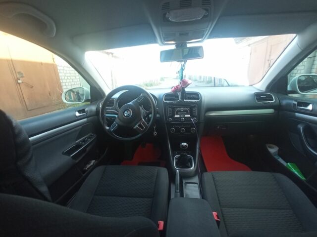 Белый Фольксваген Гольф, объемом двигателя 1.6 л и пробегом 268 тыс. км за 7000 $, фото 5 на Automoto.ua