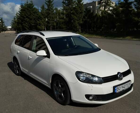 Білий Фольксваген Гольф, об'ємом двигуна 1.6 л та пробігом 223 тис. км за 8300 $, фото 1 на Automoto.ua