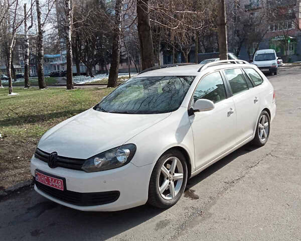 Білий Фольксваген Гольф, об'ємом двигуна 1.6 л та пробігом 194 тис. км за 7600 $, фото 1 на Automoto.ua