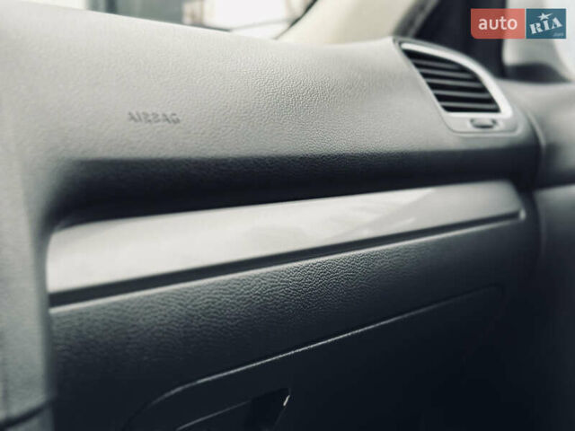 Белый Фольксваген Гольф, объемом двигателя 1.6 л и пробегом 263 тыс. км за 7999 $, фото 50 на Automoto.ua