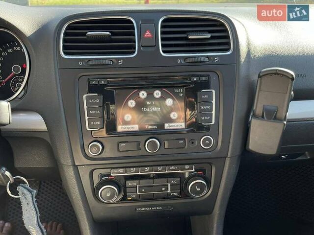 Білий Фольксваген Гольф, об'ємом двигуна 1.6 л та пробігом 250 тис. км за 7200 $, фото 12 на Automoto.ua