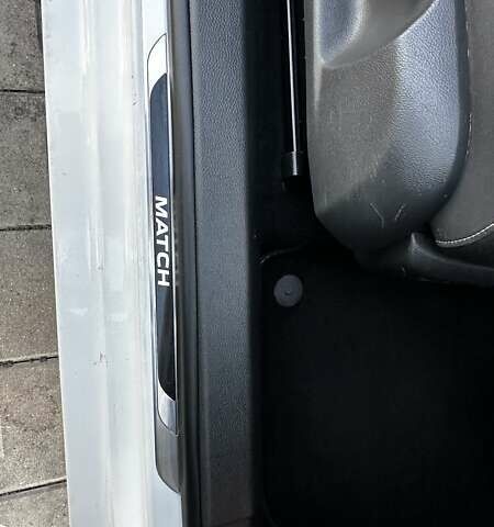 Білий Фольксваген Гольф, об'ємом двигуна 1.6 л та пробігом 288 тис. км за 9500 $, фото 13 на Automoto.ua