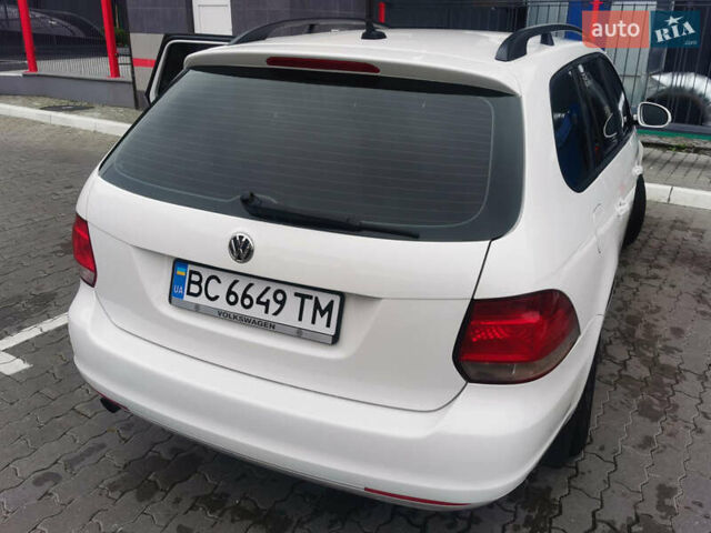 Белый Фольксваген Гольф, объемом двигателя 1.6 л и пробегом 285 тыс. км за 8100 $, фото 6 на Automoto.ua