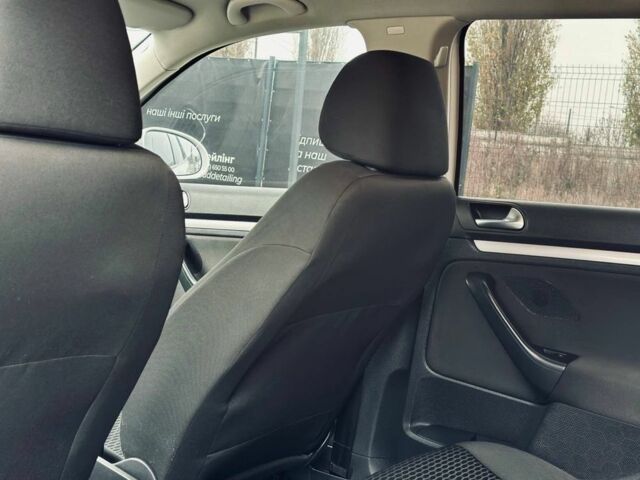 Білий Фольксваген Гольф, об'ємом двигуна 1.6 л та пробігом 263 тис. км за 7999 $, фото 11 на Automoto.ua