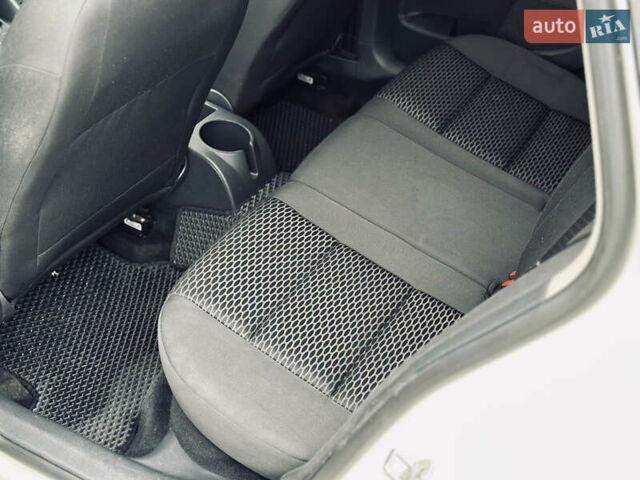 Белый Фольксваген Гольф, объемом двигателя 1.6 л и пробегом 263 тыс. км за 7999 $, фото 10 на Automoto.ua