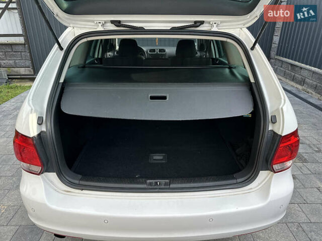 Білий Фольксваген Гольф, об'ємом двигуна 1.6 л та пробігом 215 тис. км за 8600 $, фото 36 на Automoto.ua