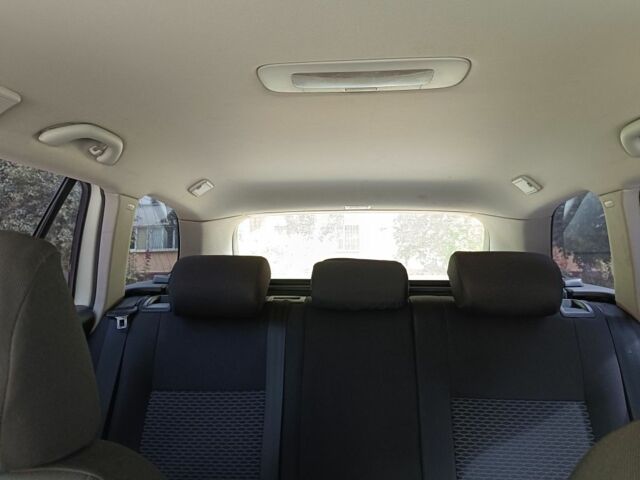 Білий Фольксваген Гольф, об'ємом двигуна 1.6 л та пробігом 227 тис. км за 7000 $, фото 7 на Automoto.ua