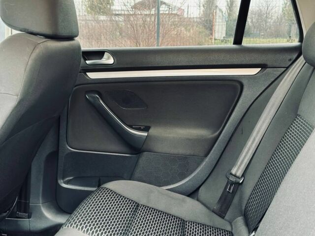 Білий Фольксваген Гольф, об'ємом двигуна 1.6 л та пробігом 263 тис. км за 7999 $, фото 12 на Automoto.ua