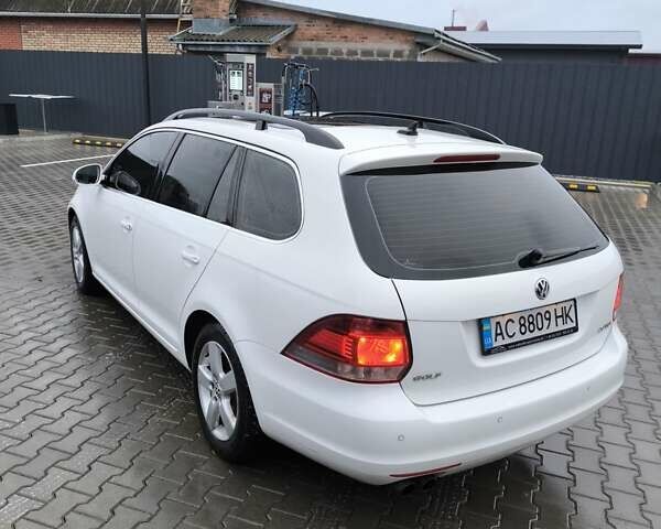 Белый Фольксваген Гольф, объемом двигателя 1.97 л и пробегом 320 тыс. км за 9000 $, фото 2 на Automoto.ua