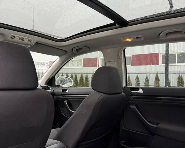 Белый Фольксваген Гольф, объемом двигателя 1.97 л и пробегом 333 тыс. км за 8200 $, фото 11 на Automoto.ua