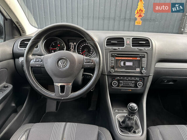 Білий Фольксваген Гольф, об'ємом двигуна 1.6 л та пробігом 215 тис. км за 8600 $, фото 24 на Automoto.ua