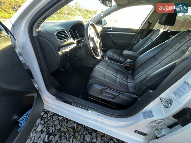 Белый Фольксваген Гольф, объемом двигателя 1.6 л и пробегом 327 тыс. км за 7800 $, фото 10 на Automoto.ua