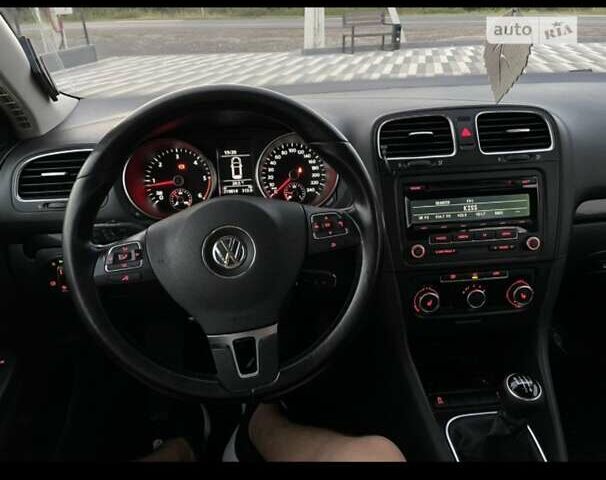 Белый Фольксваген Гольф, объемом двигателя 1.6 л и пробегом 244 тыс. км за 7500 $, фото 2 на Automoto.ua