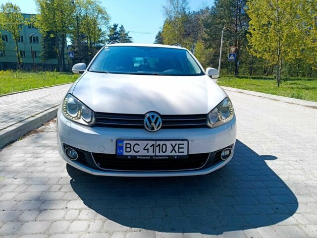 Белый Фольксваген Гольф, объемом двигателя 1.6 л и пробегом 260 тыс. км за 8200 $, фото 1 на Automoto.ua
