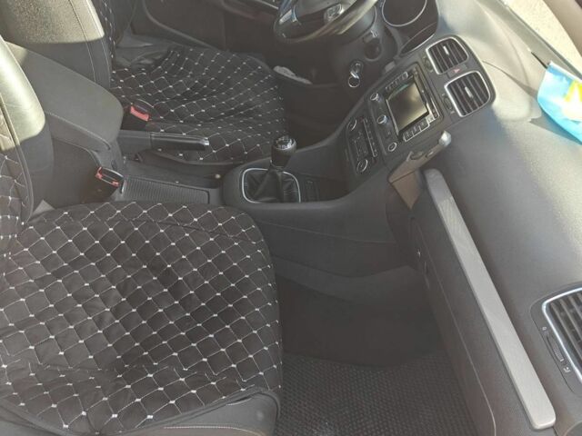 Белый Фольксваген Гольф, объемом двигателя 1.6 л и пробегом 186 тыс. км за 9800 $, фото 2 на Automoto.ua