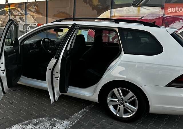 Білий Фольксваген Гольф, об'ємом двигуна 1.6 л та пробігом 288 тис. км за 9500 $, фото 6 на Automoto.ua