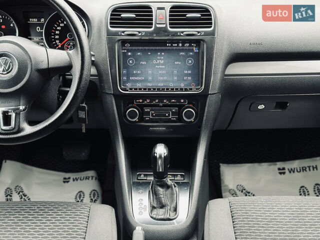 Белый Фольксваген Гольф, объемом двигателя 1.6 л и пробегом 263 тыс. км за 7999 $, фото 28 на Automoto.ua