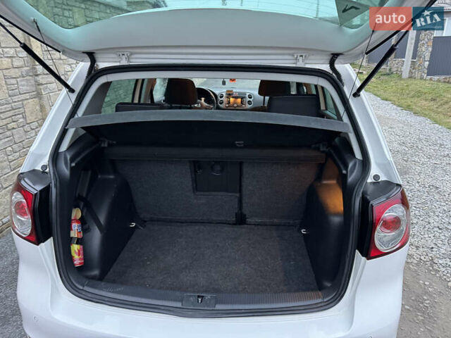 Білий Фольксваген Гольф, об'ємом двигуна 1.6 л та пробігом 267 тис. км за 8700 $, фото 7 на Automoto.ua