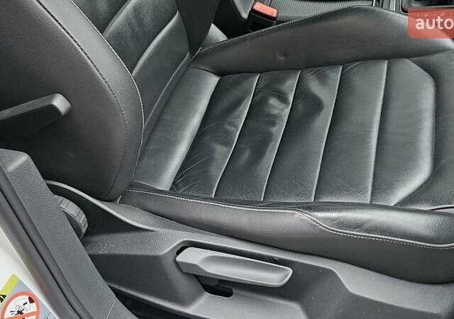 Белый Фольксваген Гольф, объемом двигателя 1.6 л и пробегом 214 тыс. км за 10800 $, фото 25 на Automoto.ua