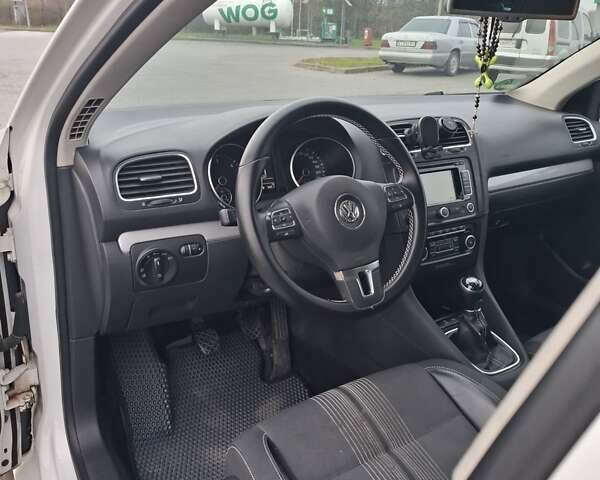 Белый Фольксваген Гольф, объемом двигателя 1.6 л и пробегом 293 тыс. км за 9300 $, фото 19 на Automoto.ua