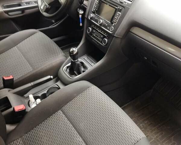 Білий Фольксваген Гольф, об'ємом двигуна 1.6 л та пробігом 202 тис. км за 7900 $, фото 17 на Automoto.ua