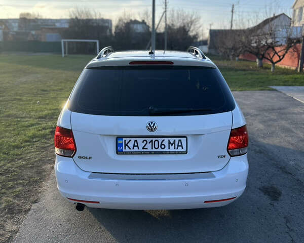Белый Фольксваген Гольф, объемом двигателя 1.6 л и пробегом 206 тыс. км за 9999 $, фото 6 на Automoto.ua