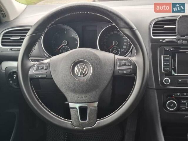 Белый Фольксваген Гольф, объемом двигателя 1.6 л и пробегом 293 тыс. км за 9300 $, фото 17 на Automoto.ua